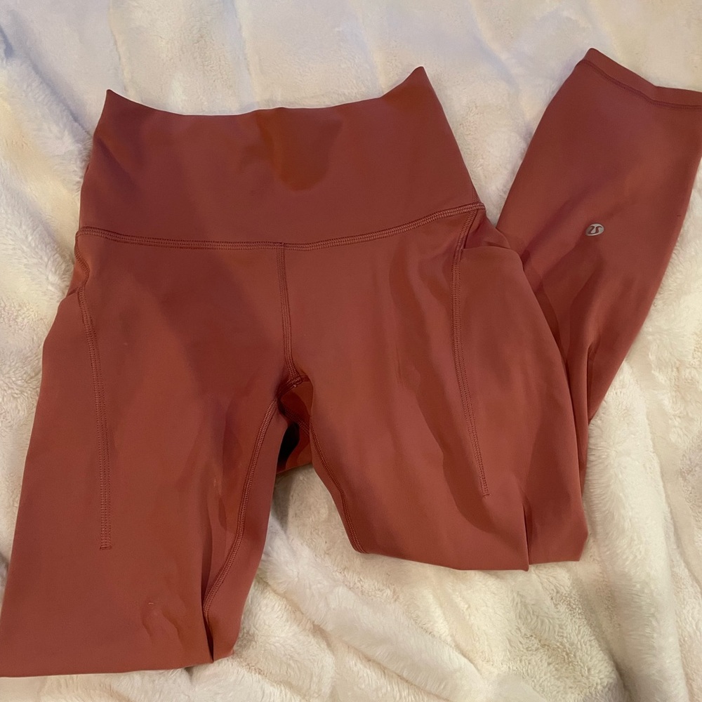 Pink Lululemon Leggings 21” w Pockets